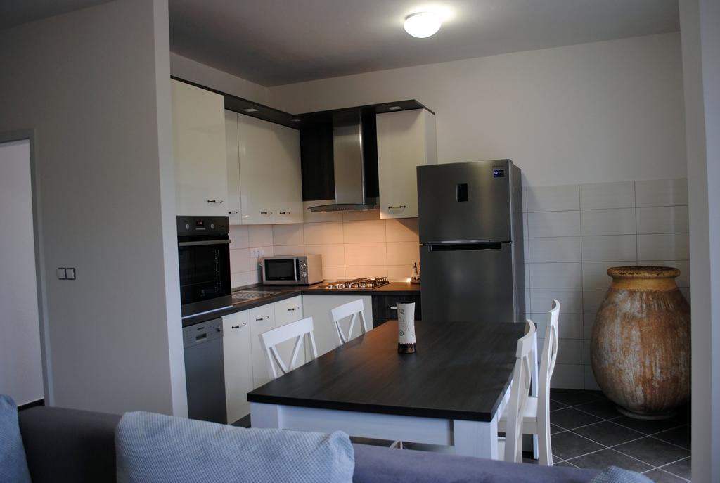 Ante Carov Apartment Verunic Exterior photo